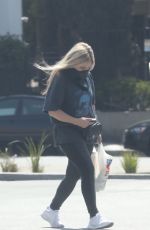 ELIZABETH BANKS Wearing a Mask Out in Los Angeles 05/23/2020