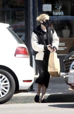 EMMA ROBERTS Picking Up Takeout in Los Angeles 05/20/2020