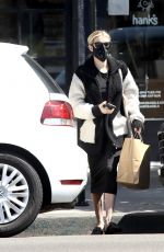 EMMA ROBERTS Picking Up Takeout in Los Angeles 05/20/2020