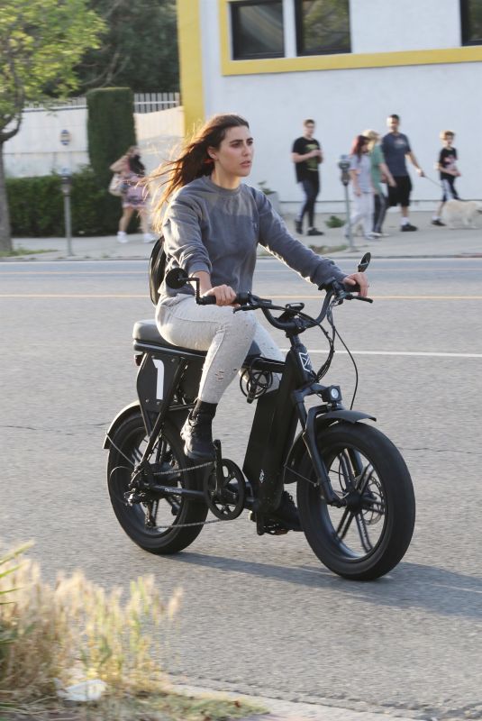 EMMA SLATER Out for Bike Ride in Los Angeles 05/07/2020