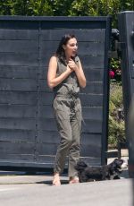GAL GADOT Gets a Gift from Friends on Her 35th Birthday 04/30/2020