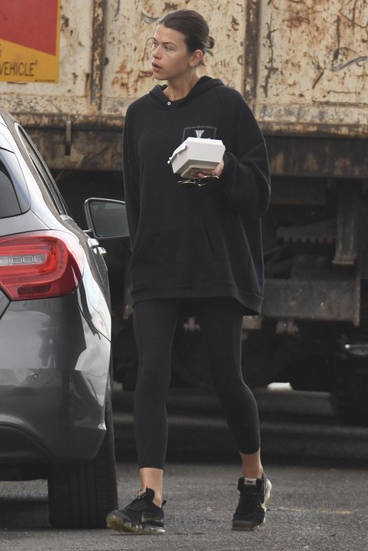 GEORGIA FOWLER Out and About in Sydney 05/14/2020