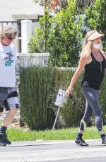 GOLDIE HAWN and Kurt Russel Out in Pacific Palisades 05/03/2020