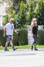 GOLDIE HAWN and Kurt Russel Out in Pacific Palisades 05/03/2020