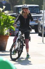 GOLDIE HAWN and Kurt Russel Out Riding Bikes in Brentwood 05/10/2020