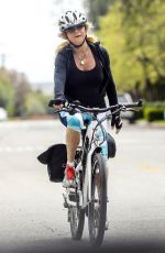 GOLDIE HAWN Out Riding a Bike in Los Angeles 05/19/2020