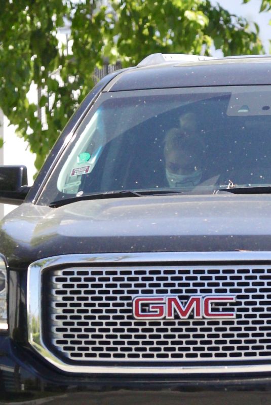 GWEN STEFANI Out Driving in Los Angeles 05/26/2020