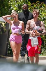 HAILEY and Justin BIEBER Out in Beverly Hills 05/25/2020