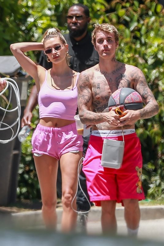 HAILEY and Justin BIEBER Out in Beverly Hills 05/25/2020