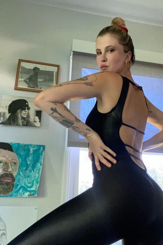 IRELAND BALDWIN - Instagram Photos 05/01/2020