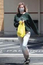 IRELAND BALDWIN Out Shopping in Los Angeles 05/19/2020