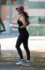 JENNIFER GARNER at Iin-N-Out Burger in Brentwood 05/17/2020