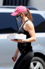 JENNIFER GARNER at Iin-N-Out Burger in Brentwood 05/17/2020