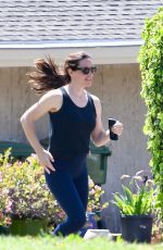 JENNIFER GARNER Out Jogging in Pacific Palisades 05/11/2020