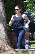 JENNIFER GARNER Out Jogging in Pacific Palisades 05/11/2020
