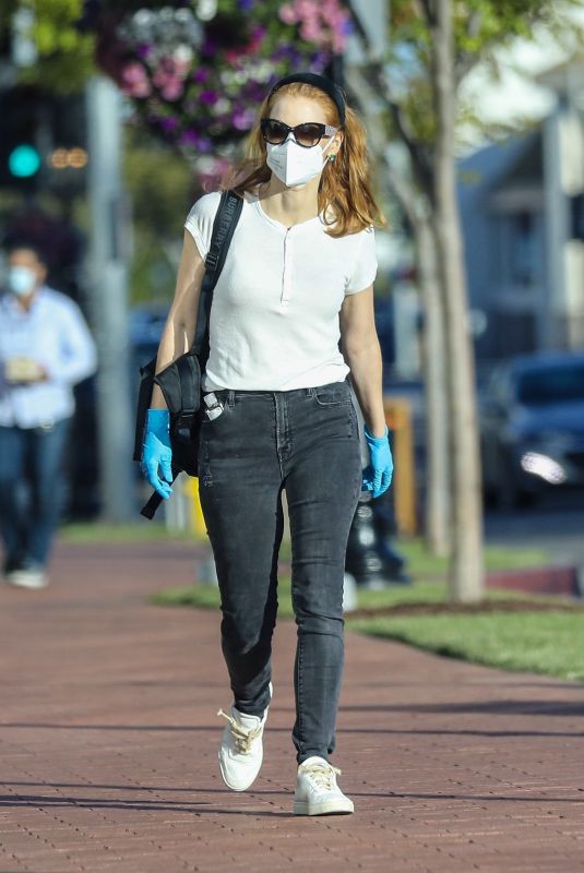 JESSICA CHASTAIN Wearing Mask Out in Pacific Palisades 05/13/2020