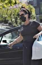 JESSIE WALLACE Wearimg Mask Out Shopping in London 05/07/2020