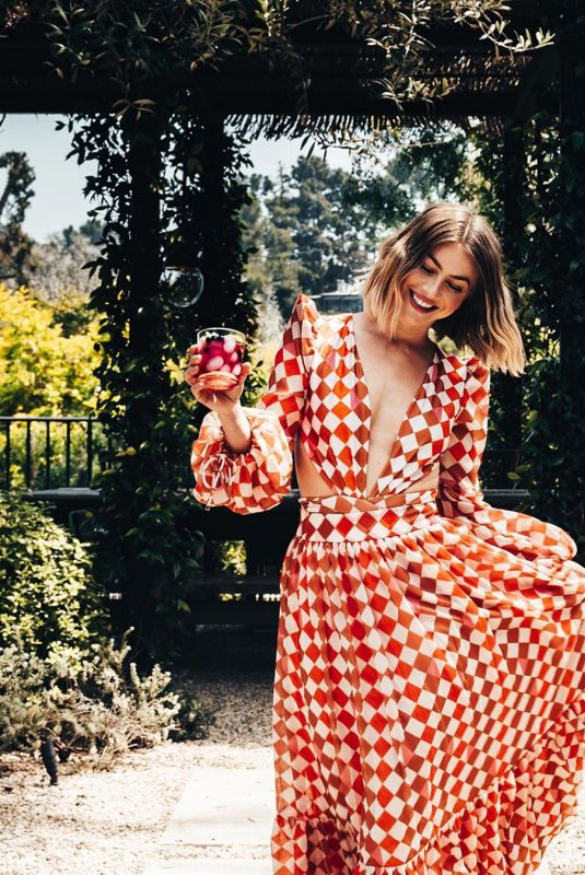JULIANNE HOUGH - Instagram Photos 05/01/2020