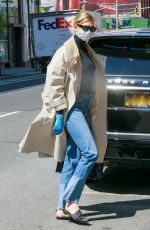 KARLIE KLOSS Wearing Mask and Latex Gloves Out in New York 05/14/2020
