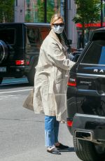 KARLIE KLOSS Wearing Mask and Latex Gloves Out in New York 05/14/2020