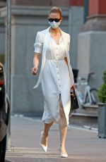 KARLIE KLOSS Wearing Mask Out in New York 05/12/2020