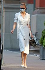 KARLIE KLOSS Wearing Mask Out in New York 05/12/2020