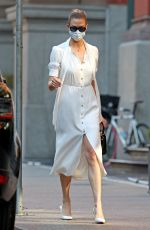 KARLIE KLOSS Wearing Mask Out in New York 05/12/2020