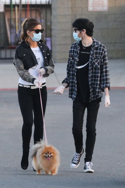 KATE BECKINSALE and Goody Grace Out with Their Dog in Malibu 05/15/2020
