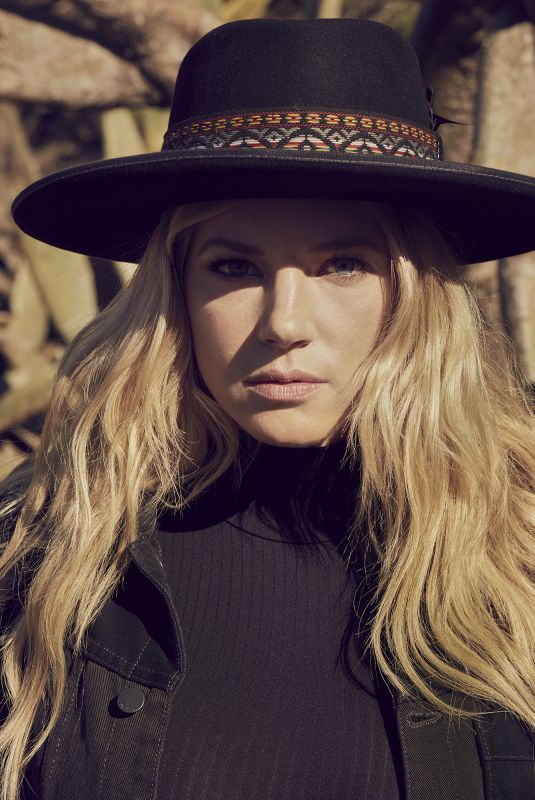 KATHERYN WINNICK for Max Magazine, Spring 2020