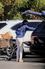 KELLY OWLAND Shopping at Gelson