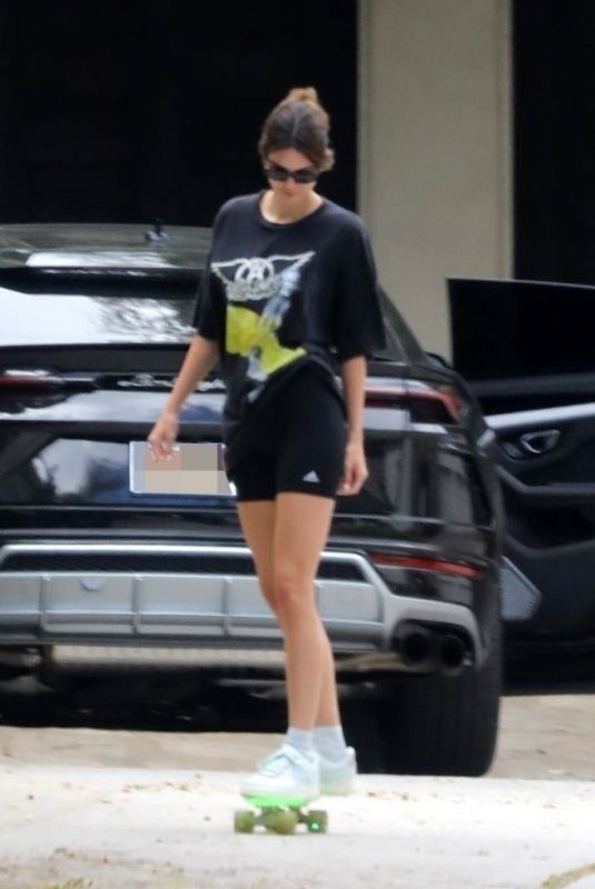 KENDALL JENNER Out and About in Los Angeles 05/12/2020
