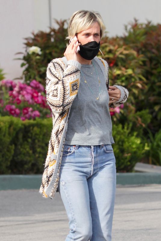 KRISTEN WIIG Wearing Mask Out in Calabasas 04/30/2020