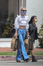 LAETICIA HALLYDAY Out Shopping in Pacific Palisades 03/25/2020