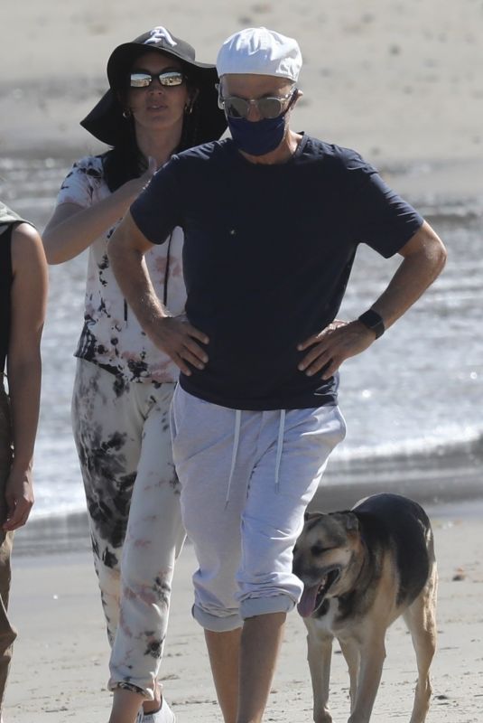 LIBERT RISS and Jimmy Iovine Out with Their Dog on the Beach in Malibu 05/07/2020