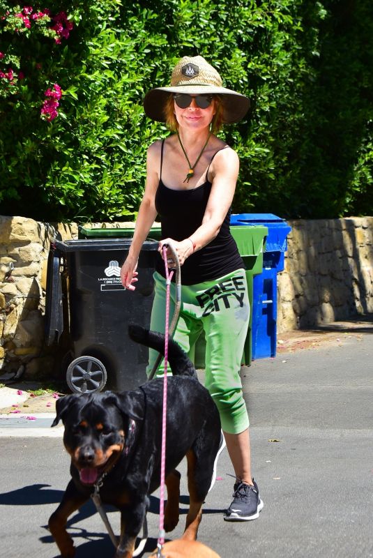 LISA RINNA Out with Her Dogs in Los Angeles 05/06/2020