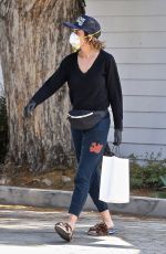 LISA RINNA Wearing Mask at Pressed Juicery in Los Angeles 04/30/2020