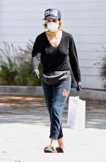 LISA RINNA Wearing Mask at Pressed Juicery in Los Angeles 04/30/2020