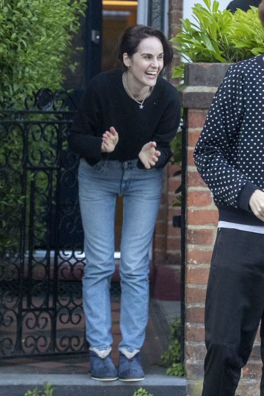 MICHELLE DOCKERY Outside Her Home in London 05/28/2020