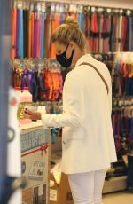 MICHELLE HUNZIKER Out Shopping in Bergamo 05/23/2020