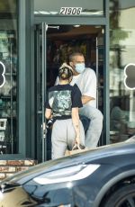 MILEY CYRUS Shopping for Pet Supplies in Los Angeles 05/17/2020