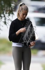 NATALIE ROSER Moving in Her New Home in Sydney 05/21/2020