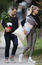 NATALIE ROSER Moving in Her New Home in Sydney 05/21/2020