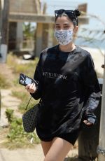 NICOLE WILLIAMS Out Hiking at a Beach in Malibu 05/30/2020