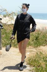 NICOLE WILLIAMS Out Hiking at a Beach in Malibu 05/30/2020