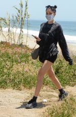 NICOLE WILLIAMS Out Hiking at a Beach in Malibu 05/30/2020