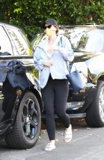 Pregnant KATHERINE SCHWARZENEGGER Visits her Mother in Brentwood 05/19/2020