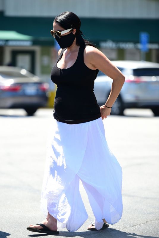 Pregnant NIKKI BELLA Wearing Mask Out in Los Angeles 05/01/2020