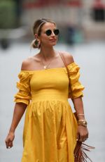 Pregnant VOGUE WILLIAMS Leaving Radio Breakfast Show in London 05/24/2020