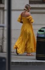 Pregnant VOGUE WILLIAMS Leaving Radio Breakfast Show in London 05/24/2020