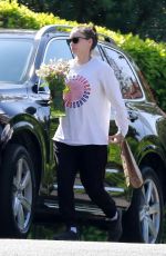 ROONEY MARA Brings Sister Kate Flowers for Mother